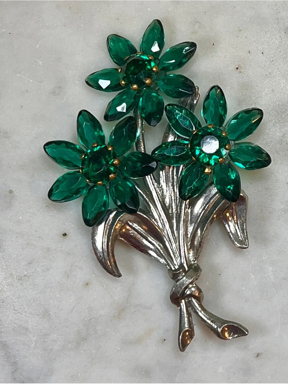 Vintage Green  Acrylic prong set stone floral spray brooch 3.5
